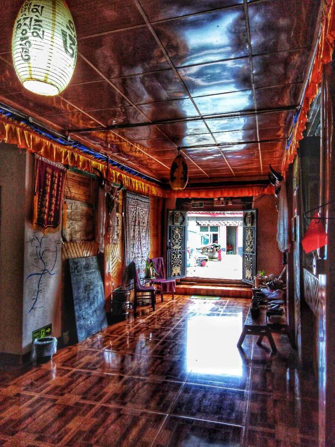 Zishuo Zihua Guest House Daocheng Exterior photo